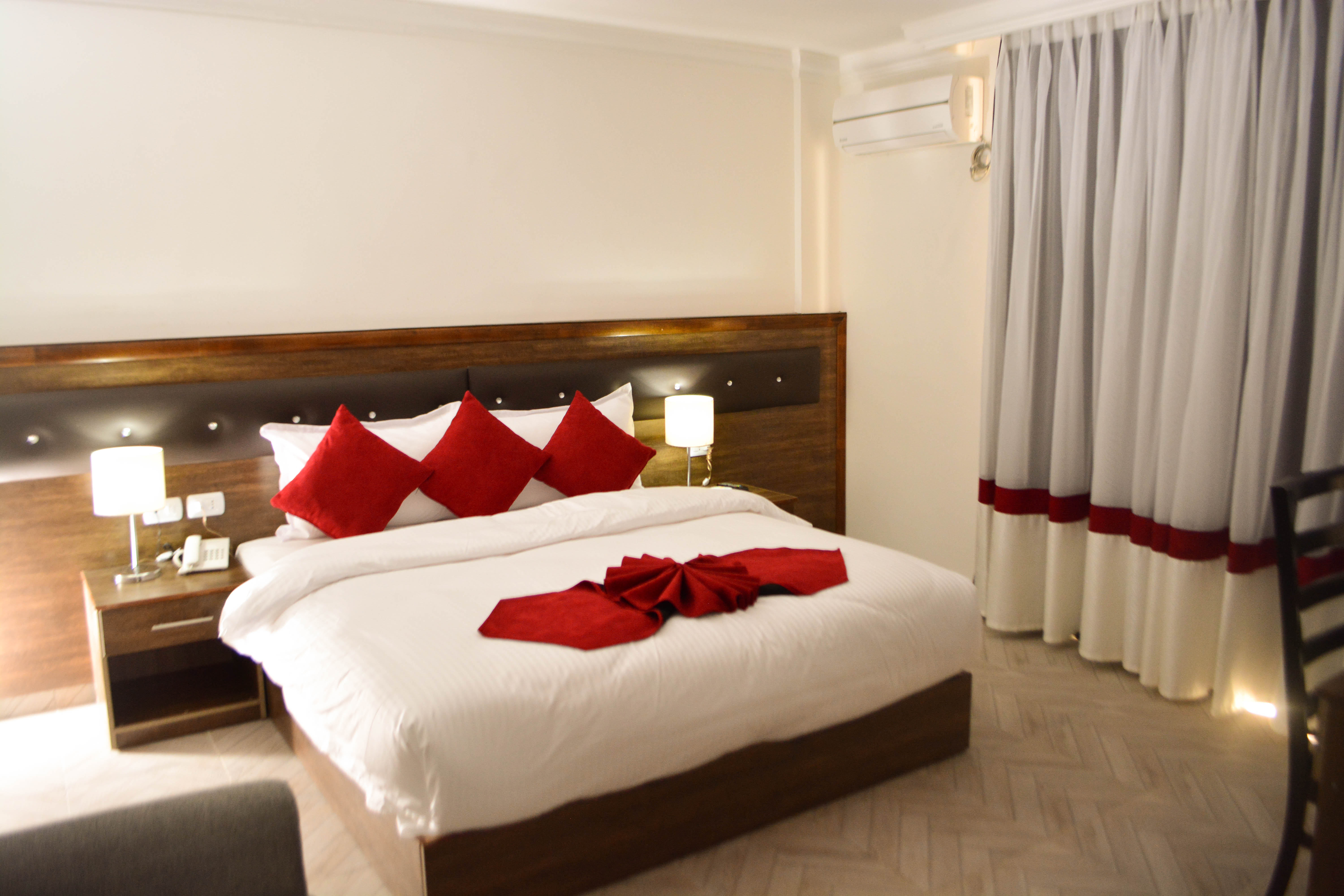 Petra Corner Hotel provides accommodations with a restaurant and free WiFi as well as free private parking
